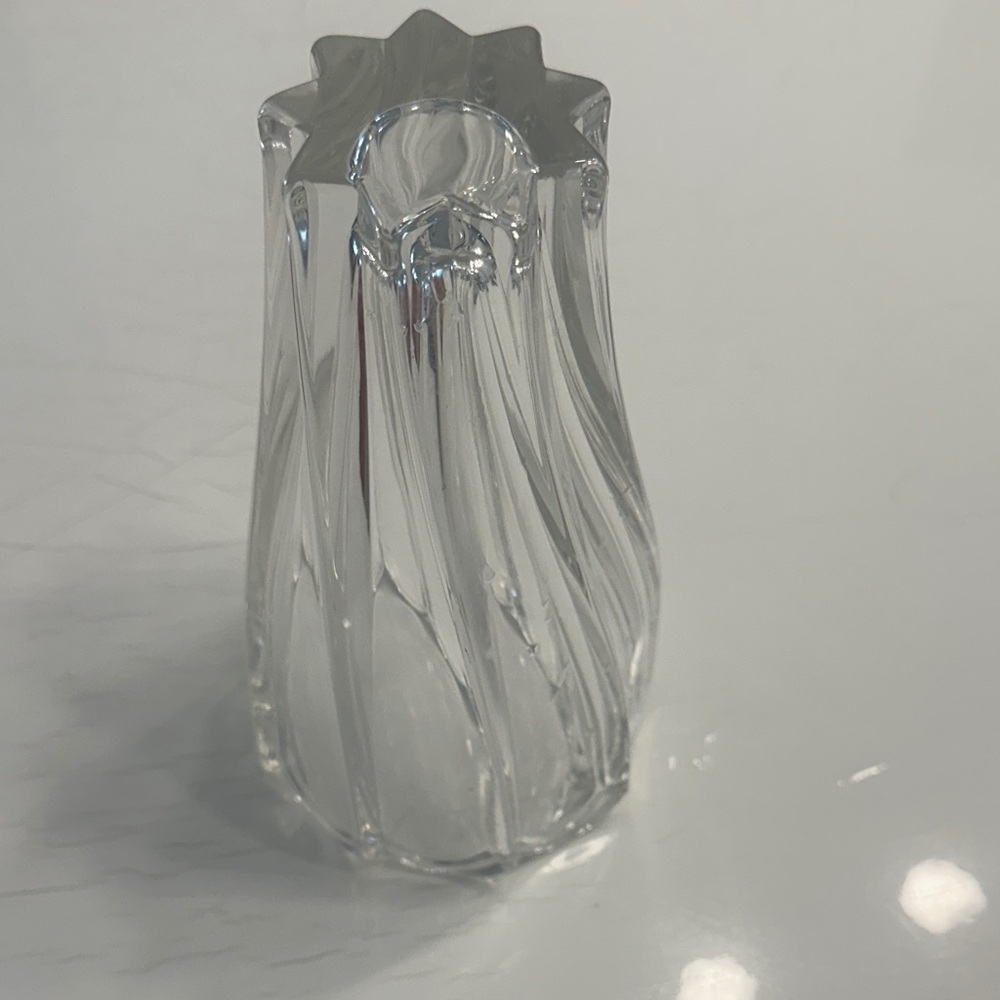 Exquisite Vintage Marquis Waterford Crystal Windflower Vase w/scalloped design. - Picture 8 of 8
